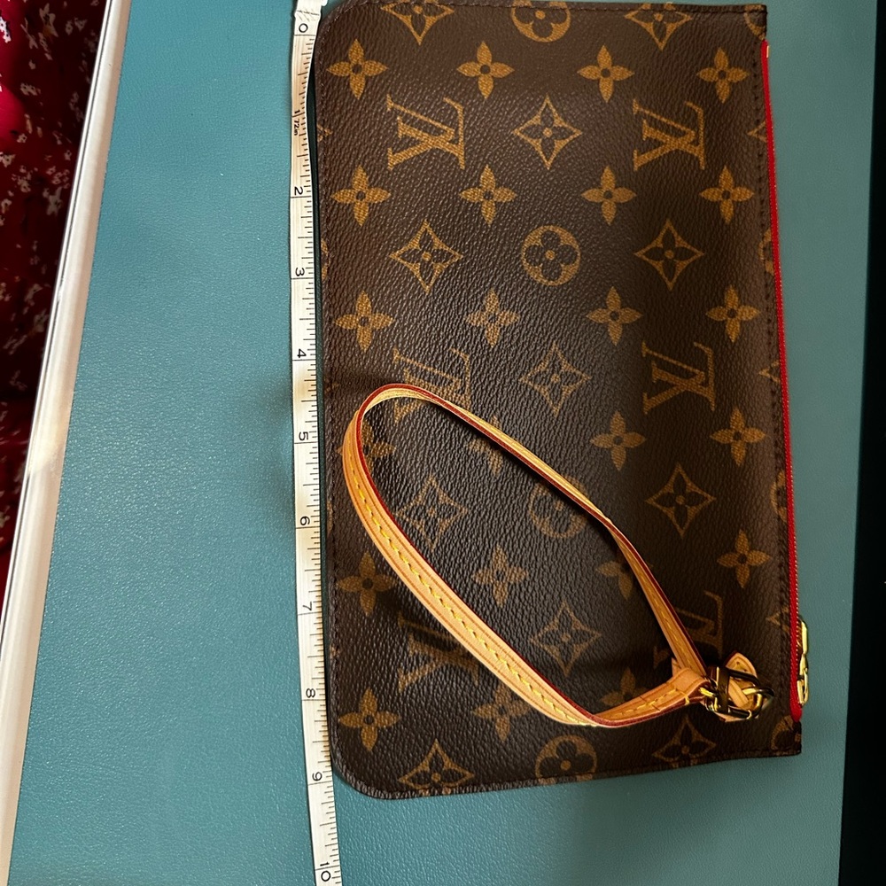 LV Wristlet - Picture 4 of 10